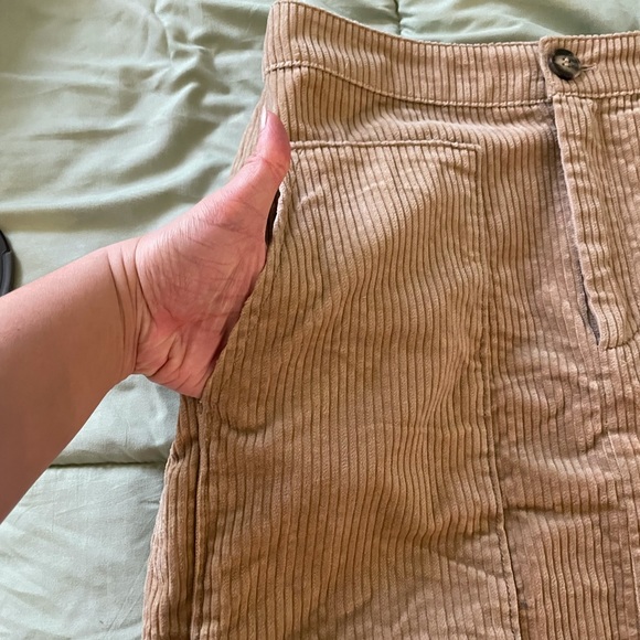 Tan corduroy skirt - Picture 2 of 9